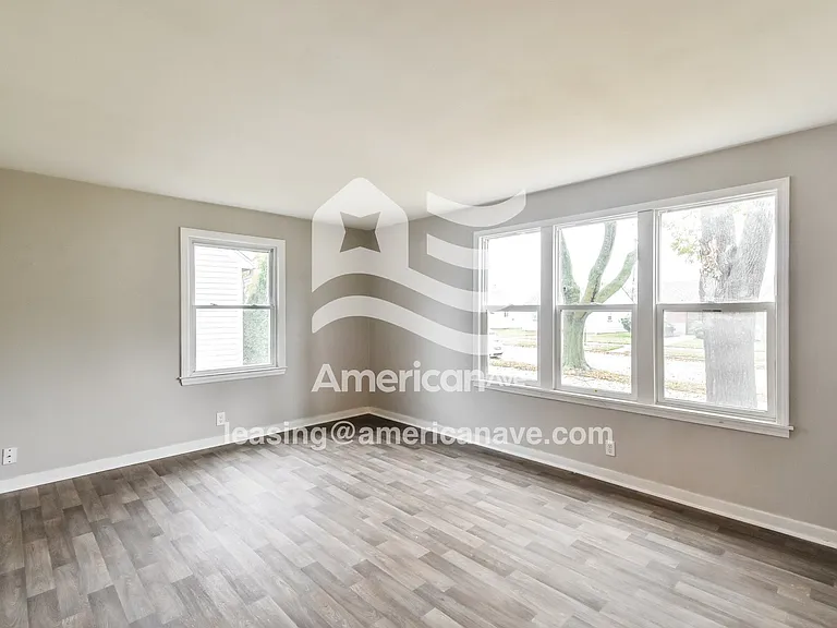 893778_003_living_room_14160664.jpg