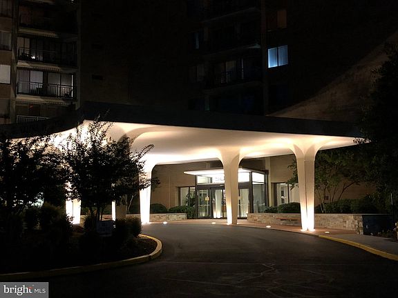5th image of 501 Slaters Ln APT 707