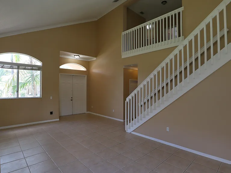 2202 SE 17th Ave — Photo 5