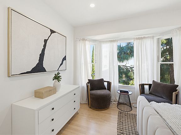 3rd image of 10639 Eastborne Ave #4
