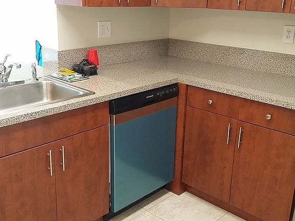 kitchen /renovated new appliances