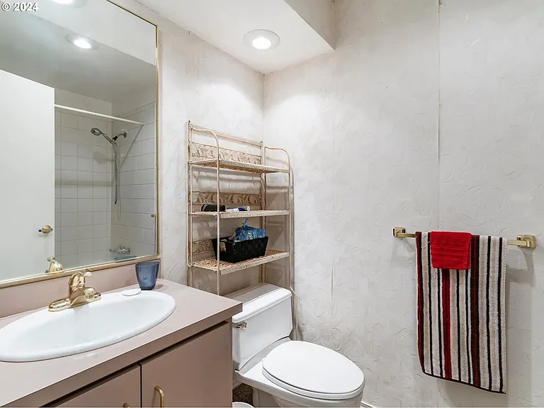 5077 SW Dawn St — Photo 4