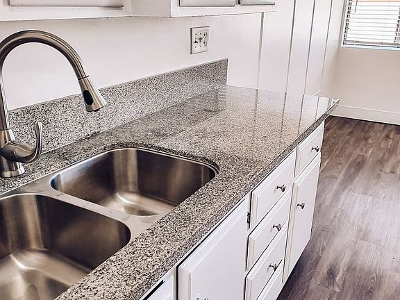 5th image of 1035 Myrtle Ave APT 10