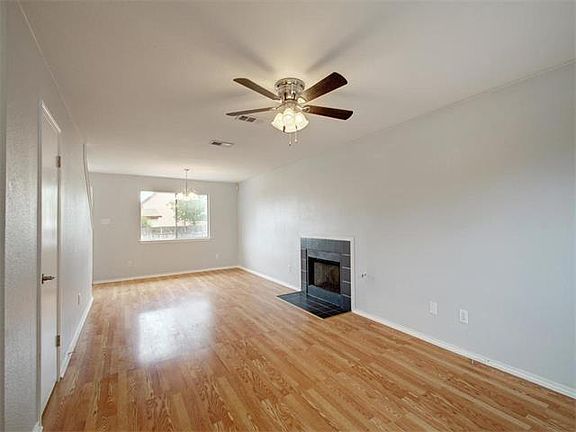 2nd image of 412 Country Aire Dr
