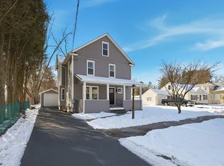 27 Massachusetts Ave, Longmeadow, MA 01106