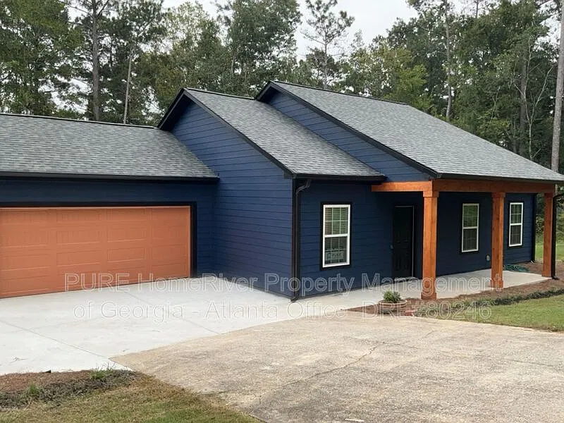 3 bed, 2.0 bath, 1300 sqft, $2,000 — Photo 2