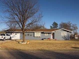 210 Cleveland St, Smyer, TX 79367
