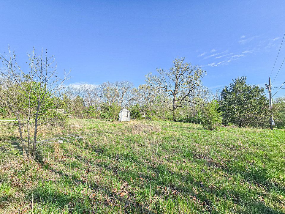 2nd image of 002 Peckerwood Drive
