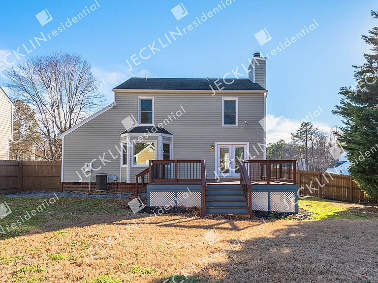 9020 Castle Point Dr — Photo 22