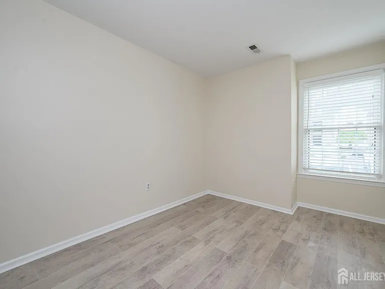 17 Chelmsford Ct — Photo 13