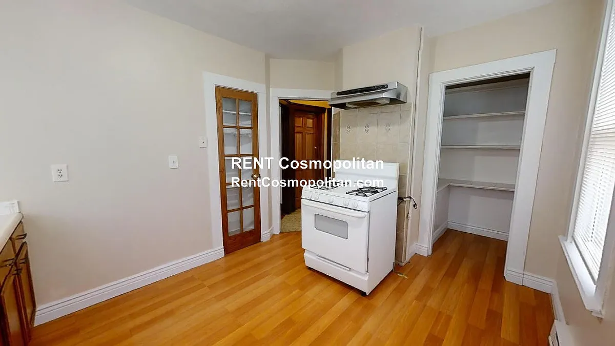 Building Photo - 33 Bellingham St #2