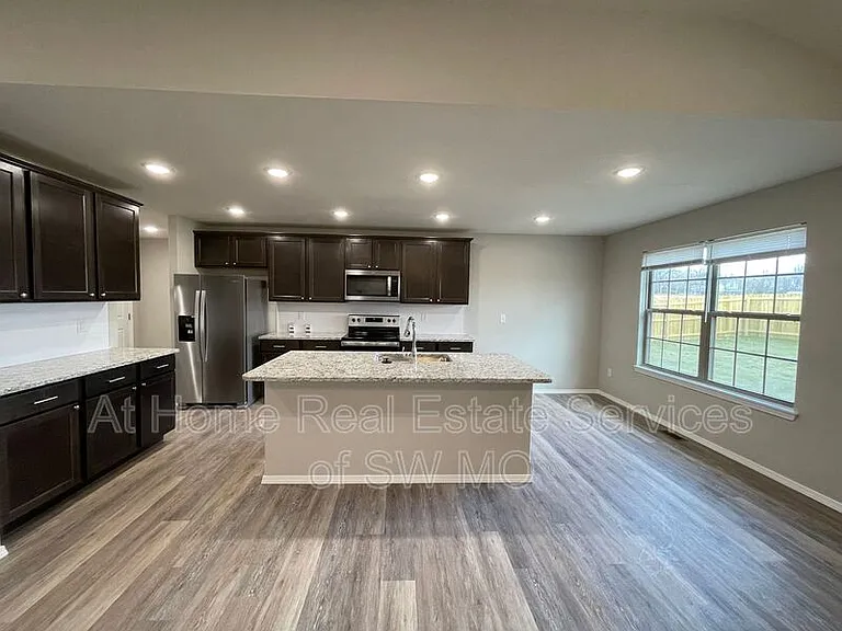 2108 N 21st St — Photo 1