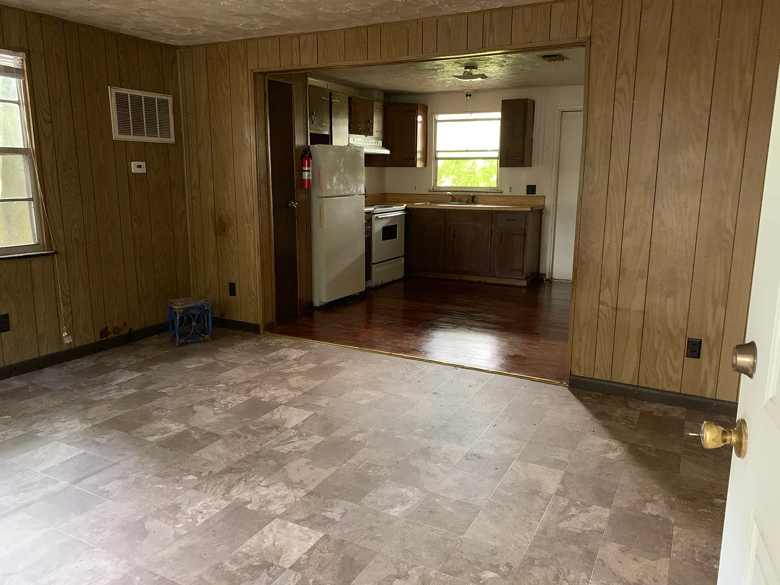 121 Ab S Seminole Ave — Photo 2