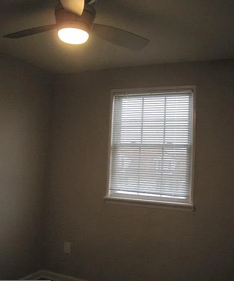 110 Villa Capri Cir — Photo 35
