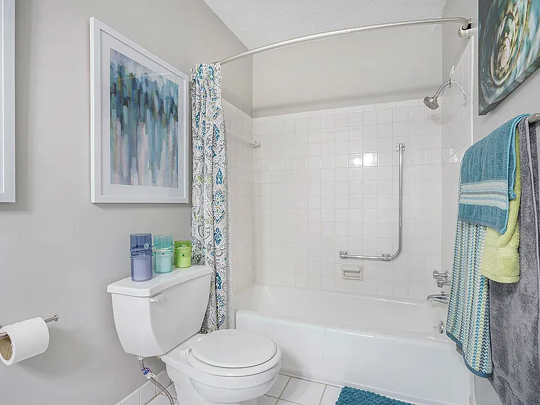 Kenilworth Apartments — Photo 89