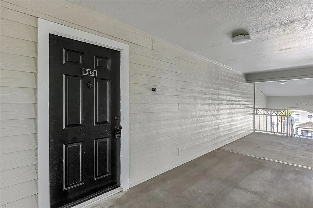 1 bed, 1.0 bath, 650 sqft, $1,370 — Photo 2