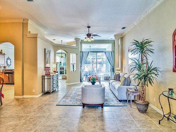 3rd image of 521 Harbor Grove Cir