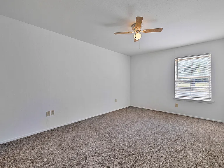 Brookhollow Apartments — Photo 30