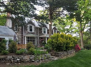 14 Hunting Hill Rd, Woodbury, NY 11797