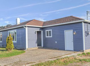 315 S 19th St, Reedsport, OR 97467
