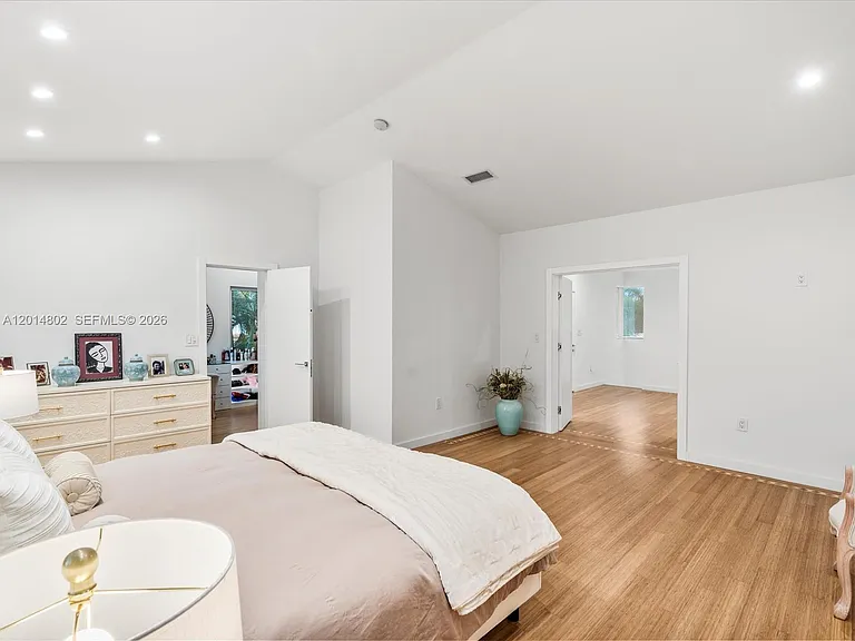 825 SW 23rd Rd — Photo 81