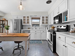 8074 N Seneca Rd, Fox Pt, WI 53217