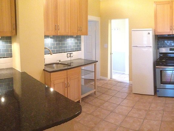 3rd image of 410 Tompkins Ave