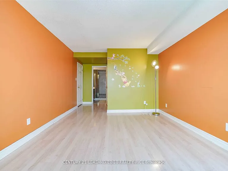 67 Caroline St S #8A — Photo 22