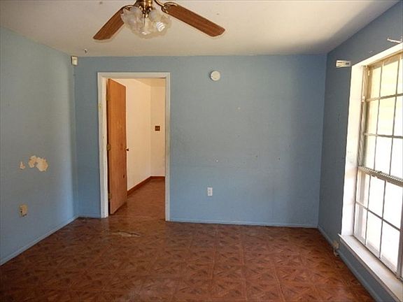 2nd image of 419 Cypress Dr
