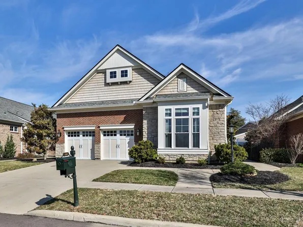 128 Village Gate Ln, Cincinnati, OH 45249