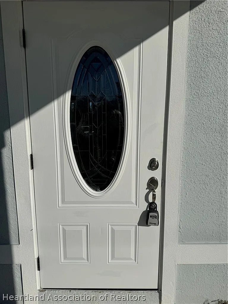 3 bed, 2.0 bath, 1104 sqft, $1,600 — Photo 2