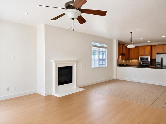 3rd image of 2212 Ragen St