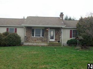 4563 Hanover Rd, Hanover, PA 17331