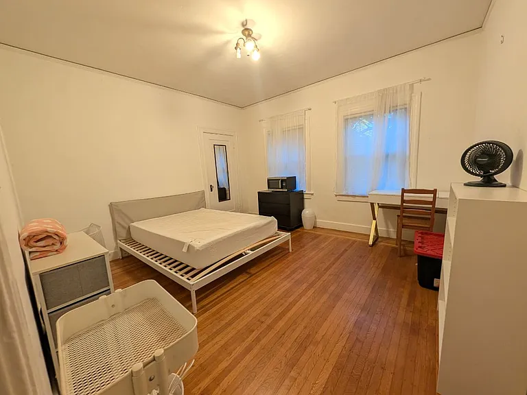 2547 Piedmont Ave #1 — Photo 5