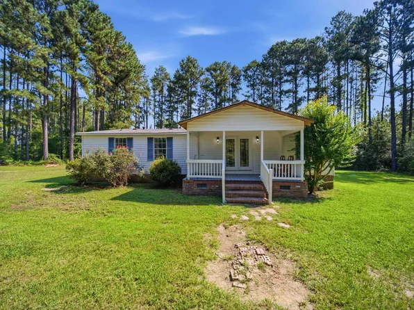 64 Favor Rd, Camden, SC 29020