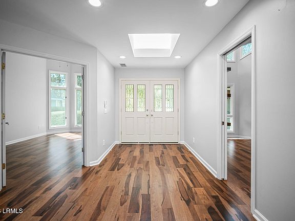 4th image of 323 Westbrook Rd