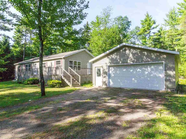 100 Wintergreen Trl, Marquette, MI 49855