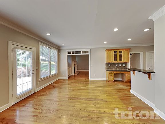 5th image of 106 Jill Ct