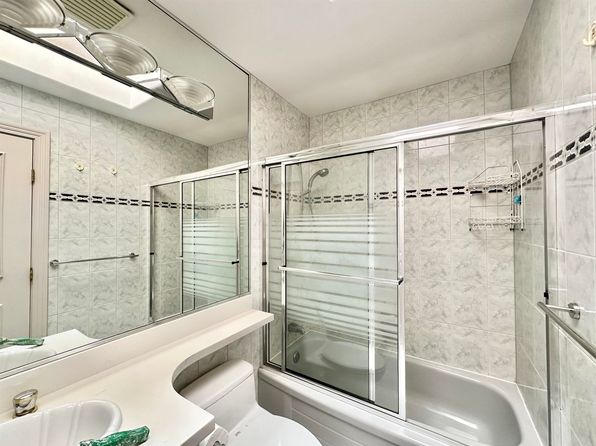 6 bedroom rental in Vancouver — photo 15