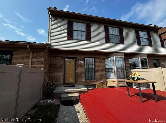 2 bed, 1.5 bath, 1434 sqft, $1,799 — Photo 2