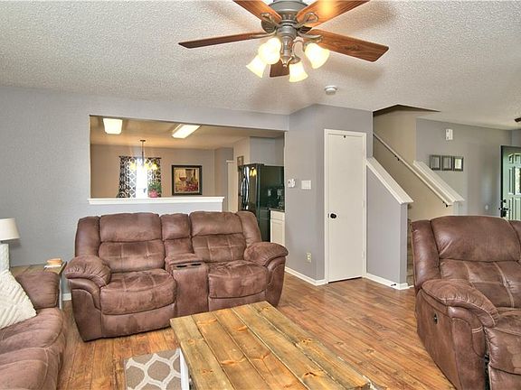 5th image of 1269 Rosemary Ct