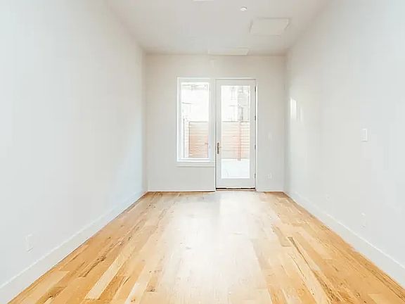 3rd image of 785 Dekalb Ave APT 1H