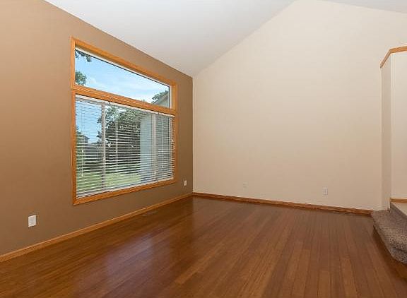 4th image of 1108 Melody Ct NW