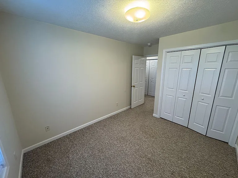 131 Joyce Dr — Photo 17