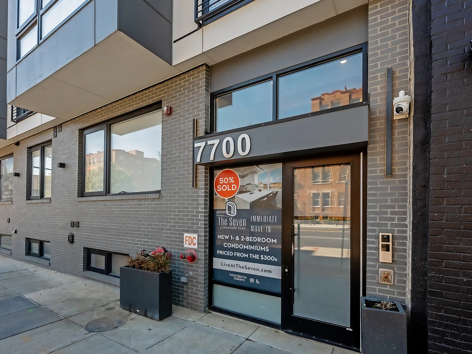 2 bed, 811 sqft, $2,750 — Photo 3