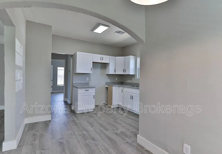 1538 E Pierce St #B — Photo 22