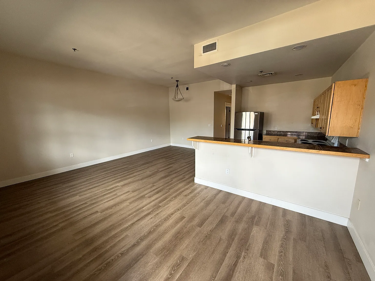 2 bed, 1053 sqft, $2,700 — Photo 2