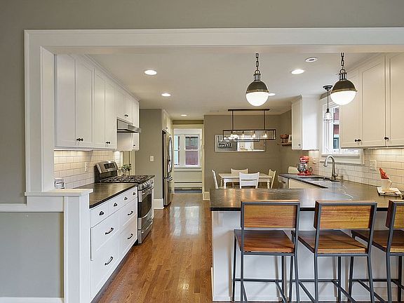4th image of 4408 Thomas Ave S