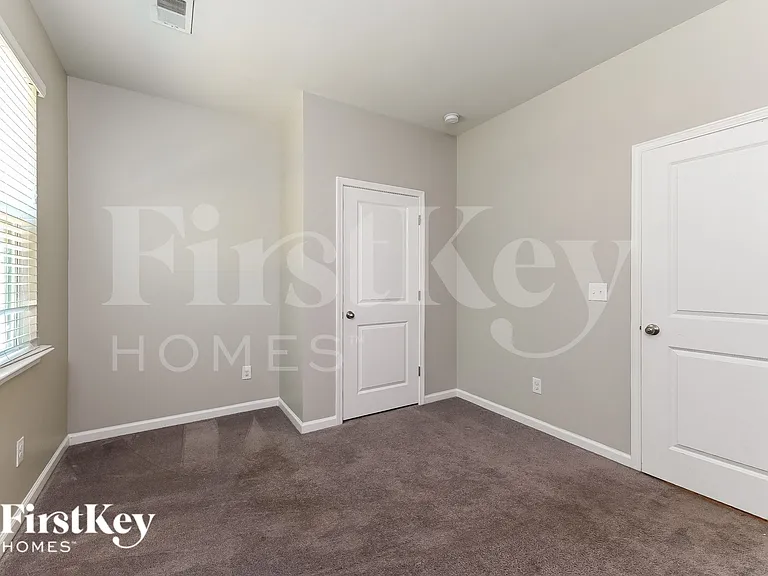 301 Mincy St — Photo 11