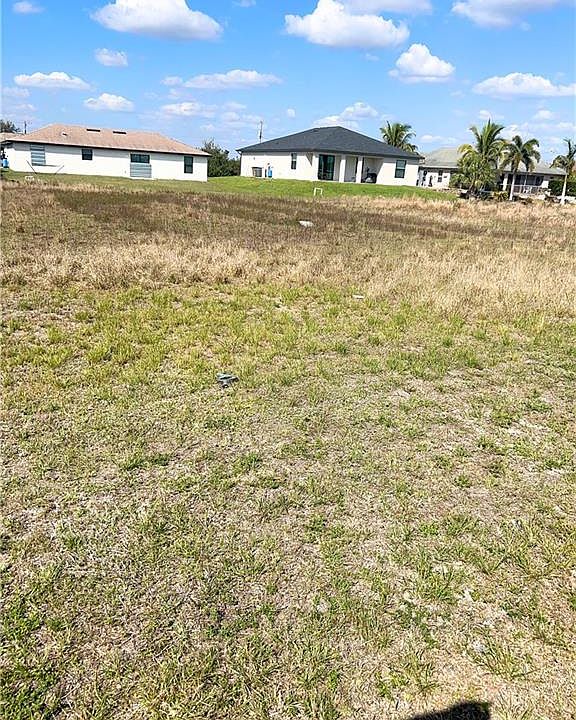 2nd image of 211 Patio CIR